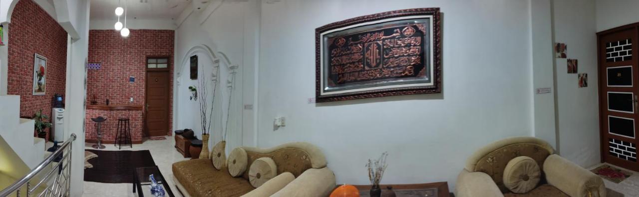 Kana Hasya Homestay "Rumoh Jamee" Meulaboh Esterno foto