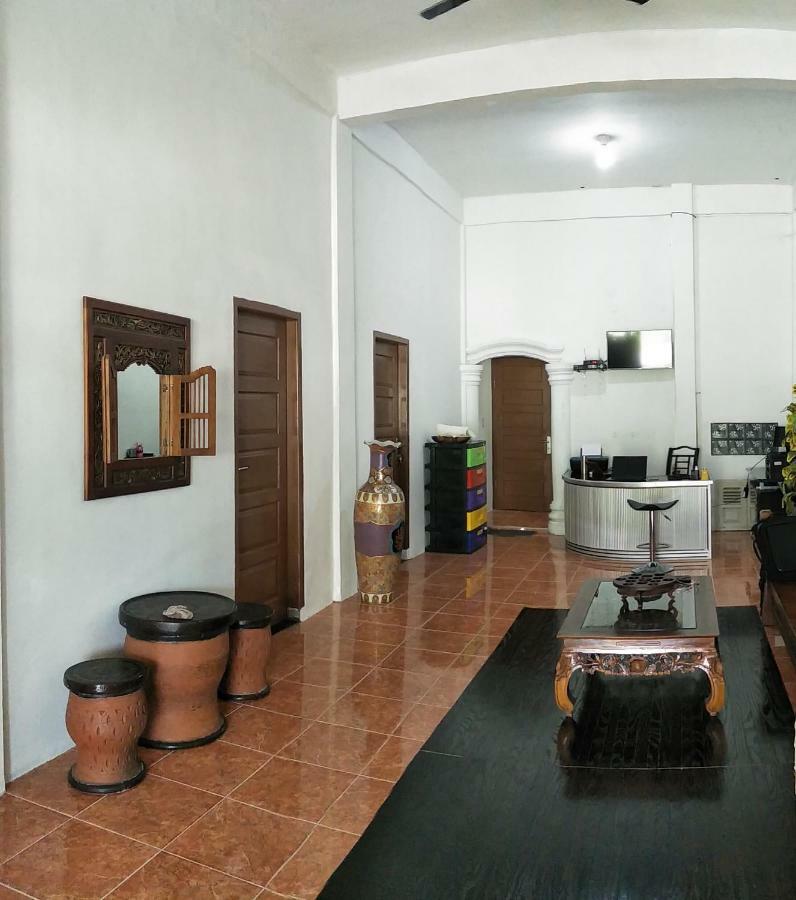 Kana Hasya Homestay "Rumoh Jamee" Meulaboh Esterno foto